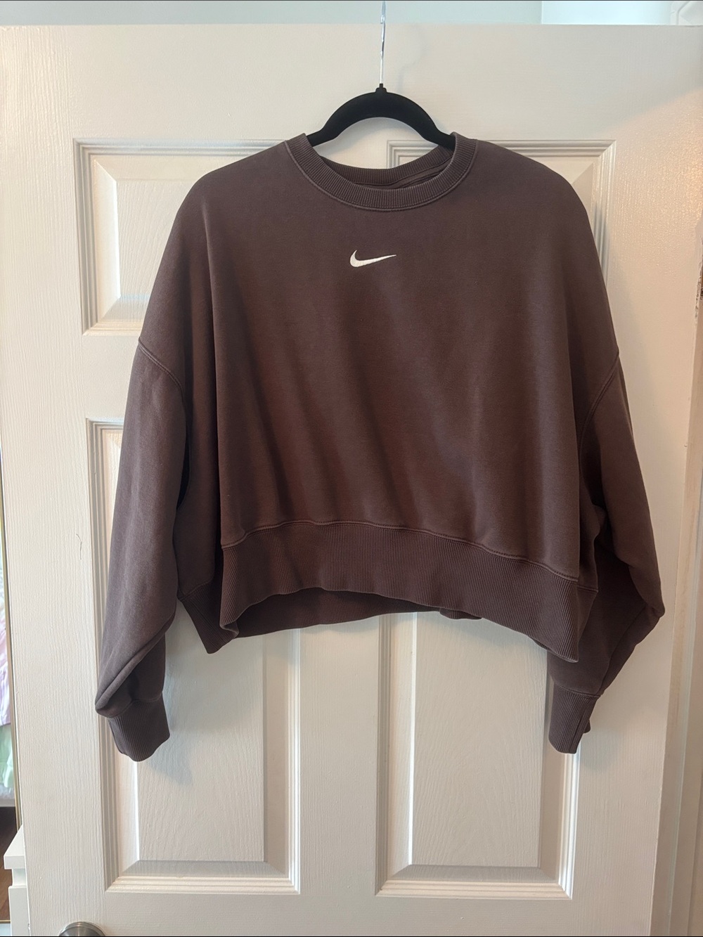 Nike Women's Chocolate Brown Cropped Crewneck Sweatshirt